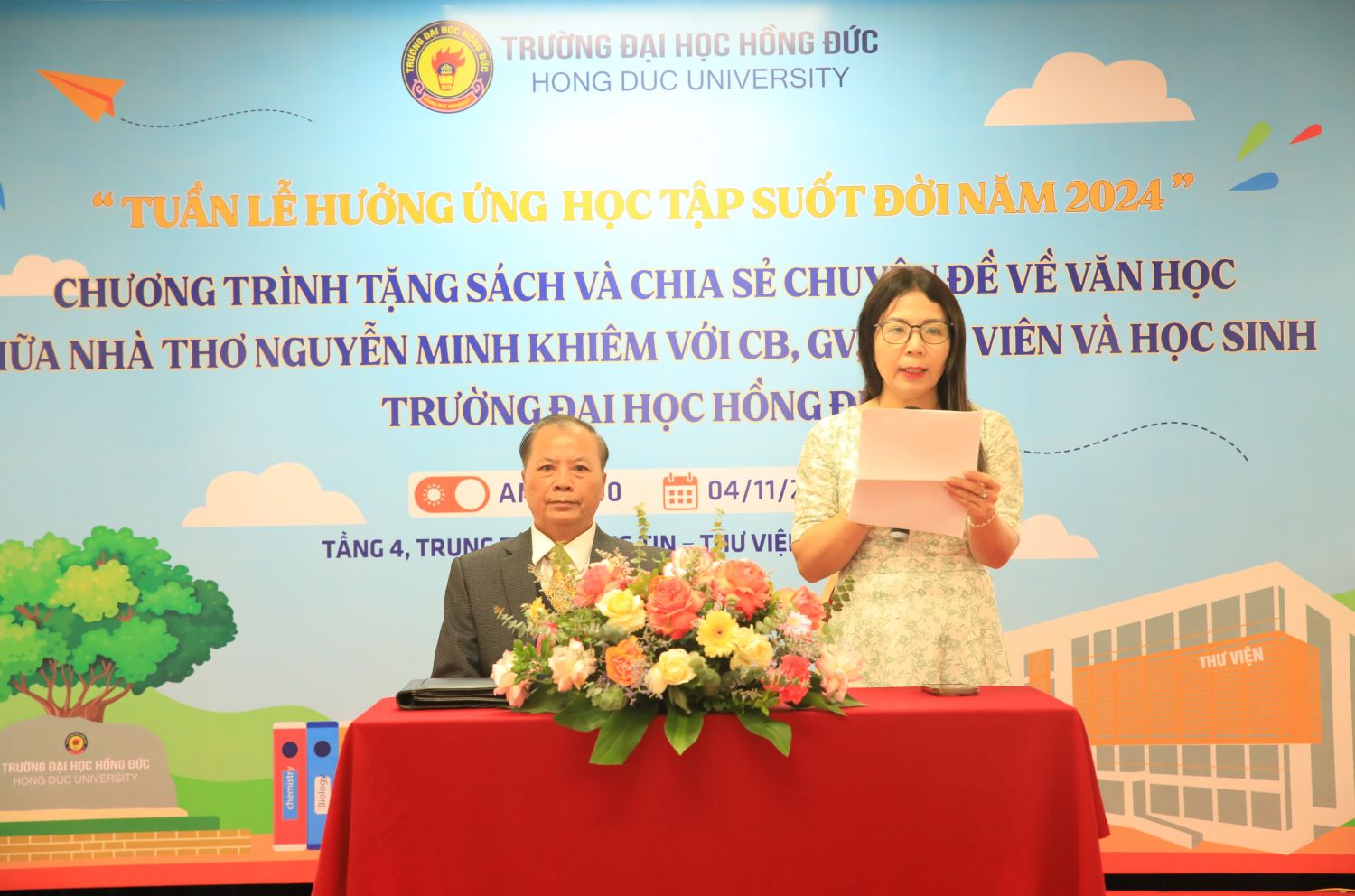 Trường Đại học Hồng Đức tổ chức “Tuần lễ hưởng ứng học tập suốt đời năm 2024” và chương trình tặng sách, giao lưu với Nhà thơ Nguyễn Minh Khiêm 